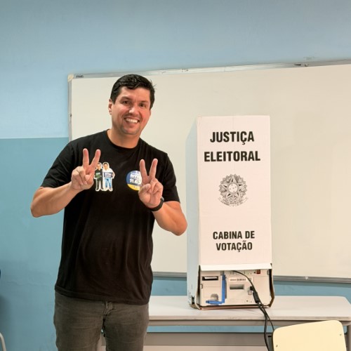 Sandro Ritton vota em Resende e destaca campanha pelo Sul Fluminense